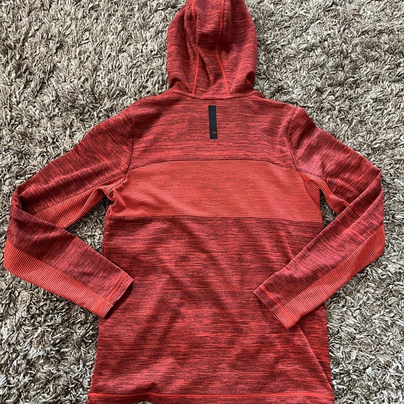 Diadora Boy Size Large, long-sleeve hooded T-shirt, like new, rust orange color - Picture 8 of 8